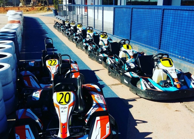 Rundstreckenkarts 