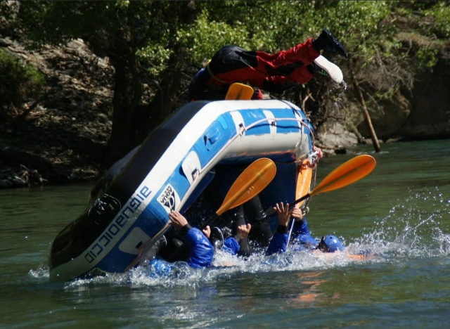 Volcando la balsa