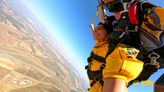 Opinião de Jésica sobre Salto Especial de Paraquedas de Verão 4.000 m Sevilha