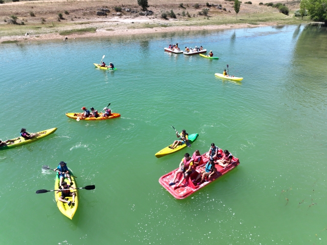 Kayaks e hidropedales