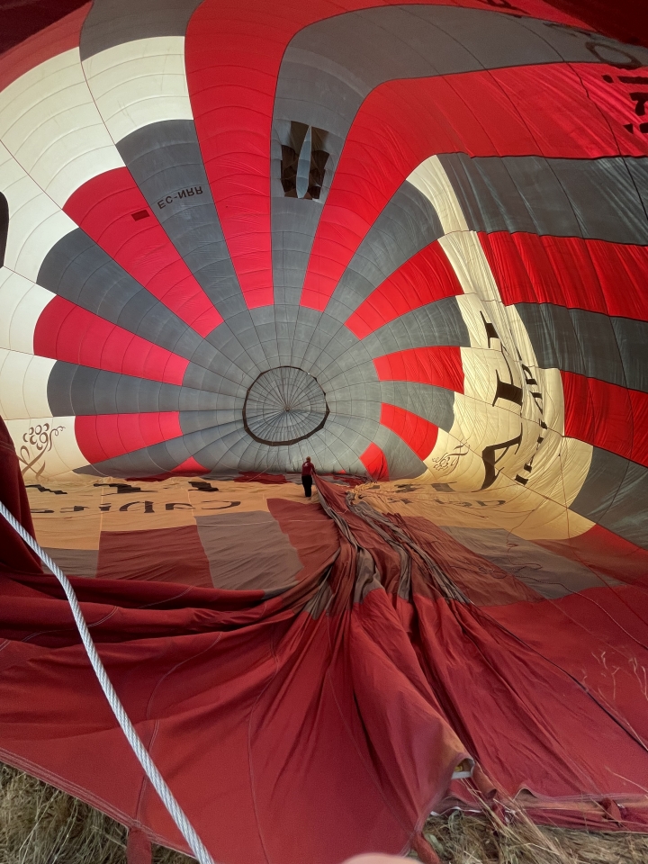res_o-67022-paseo-en-globo_de_roberto-dominguez_17820400953979.jpeg