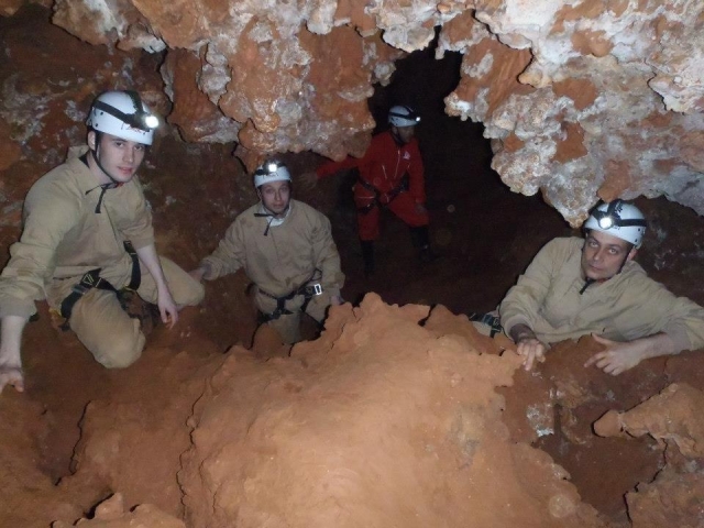  Cueva de las Majadillas 