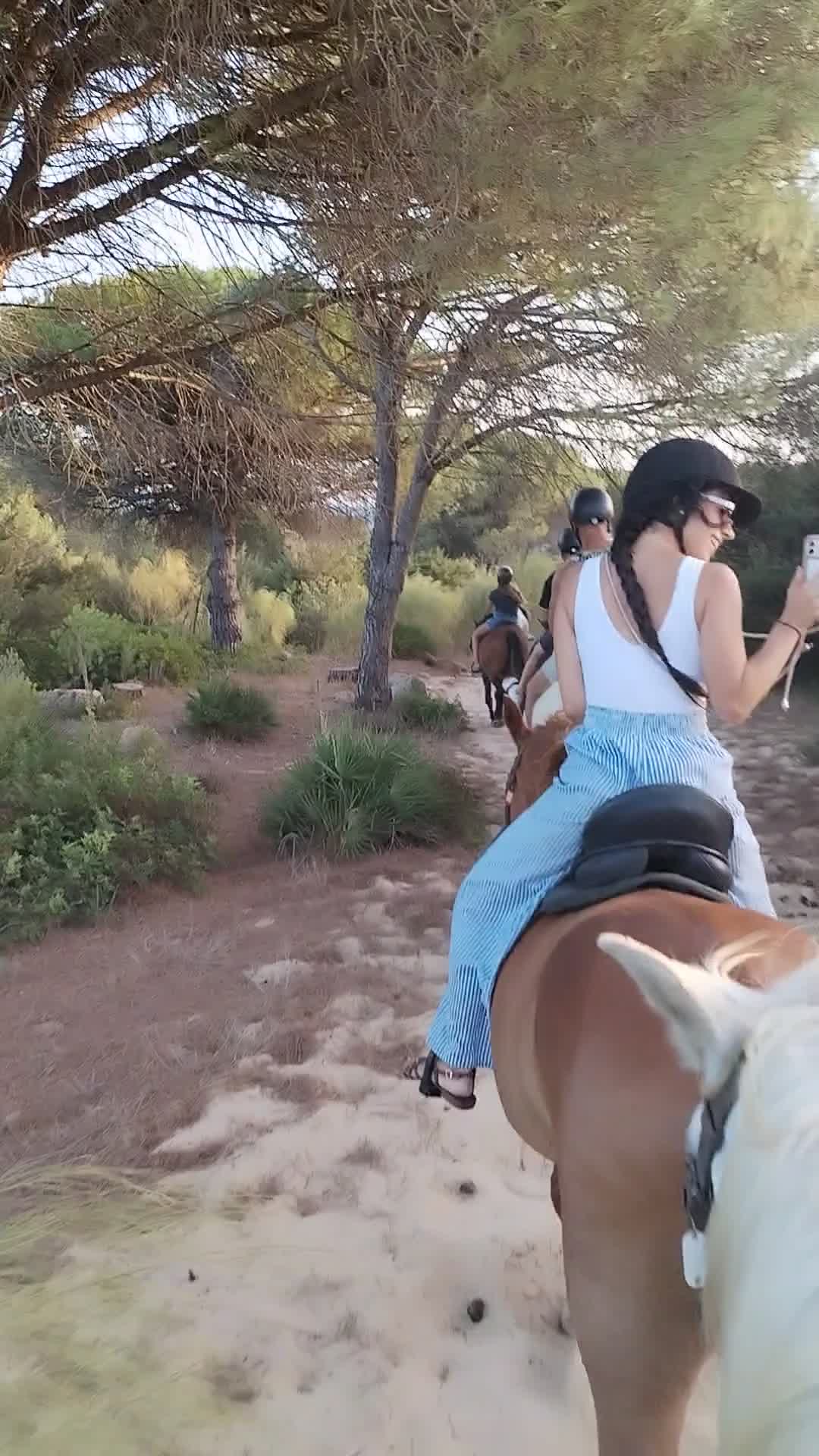 Opinión de Cristina sobre Excursión a caballo puesta de sol Playa Bolonia 1h