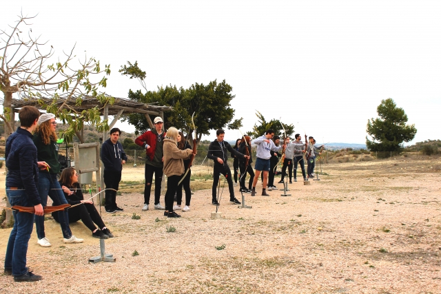  Group archery 