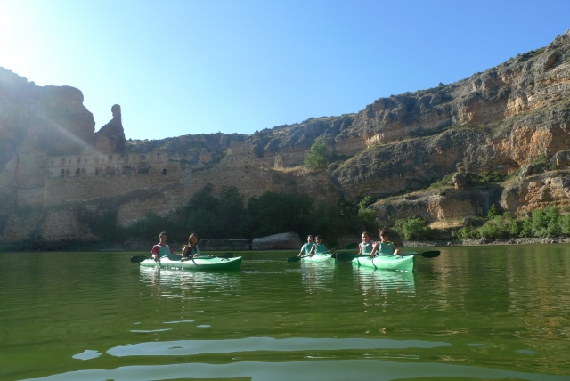  Canoa nel fiume 