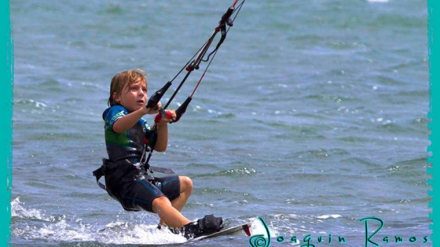  Iniziare a fare kitesurf in giovane età 