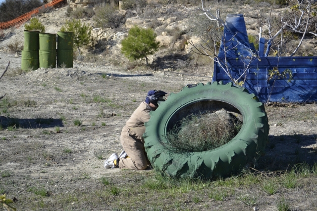  Nascosto dietro il ruota enorme 