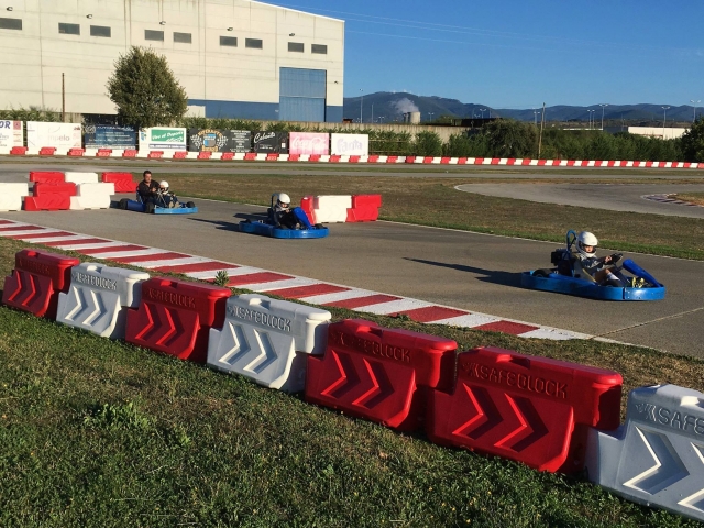  Blaue Kinderkarts 