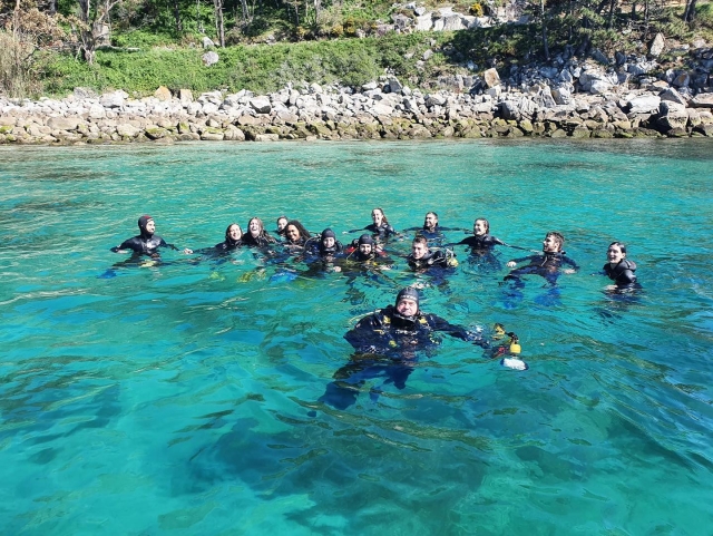  Enjoying diving in the Cies Islands