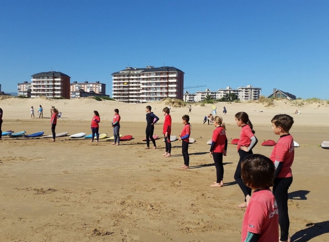  Surf lessons in the sun 