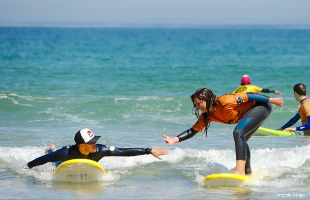  冲浪课程中的注意力和亲密感 