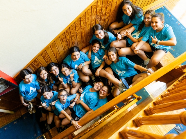  Friends in the camp 
