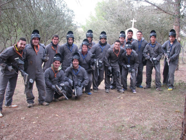 Chicos preparados para la batalla