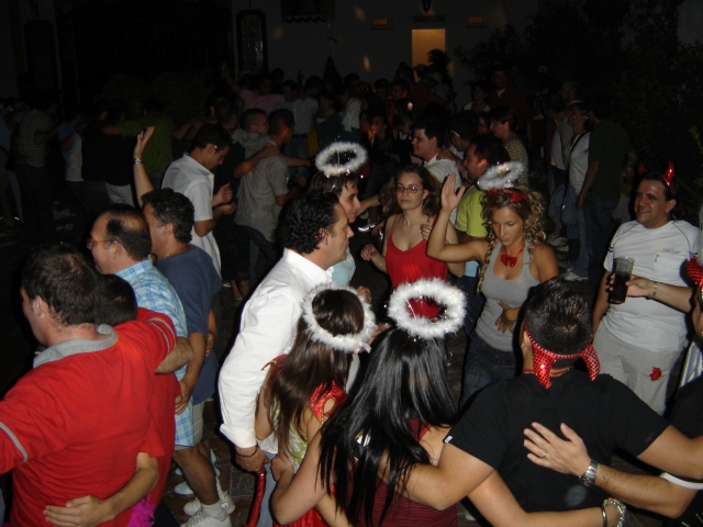  Feiern Sie mit uns einen Abschied 