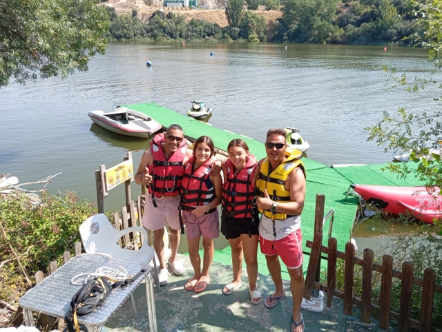 Review of Ana  about Two-seater jet ski in Guadarrama 30 minutes