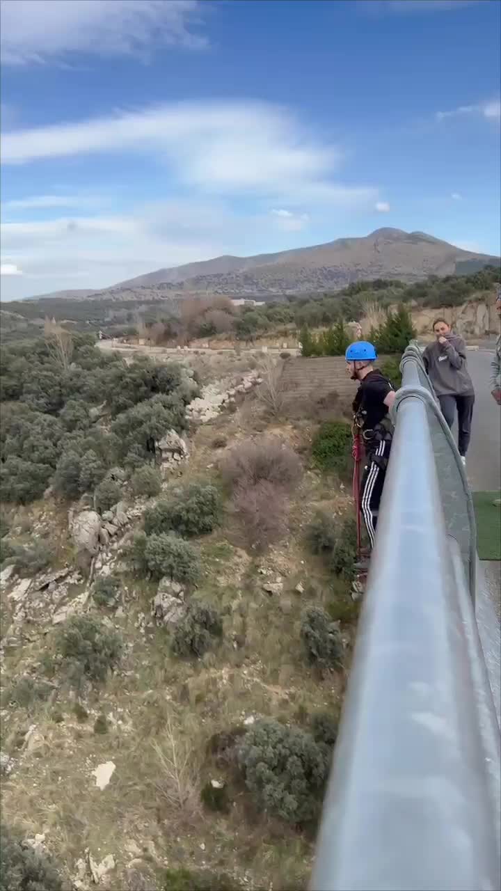 res_o-63968-puenting_de_david-rodriguez-cruz_17399729152480.mp4 res_o-63968-puenting_de_david-rodriguez-cruz_17399729152480.mp4