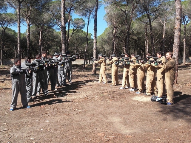 Equipos de paintball enfrentados