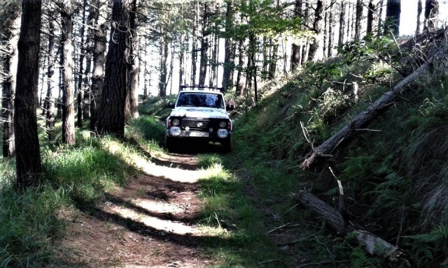  Offroad auf den Straßen von Baskenland 