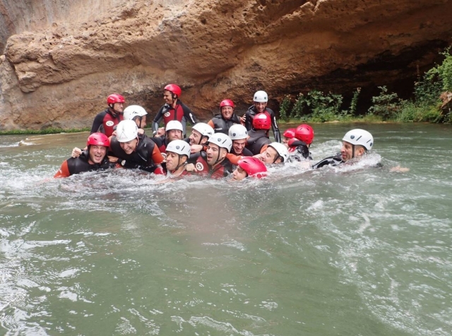  Spaß in der Gruppe in der Schlucht 