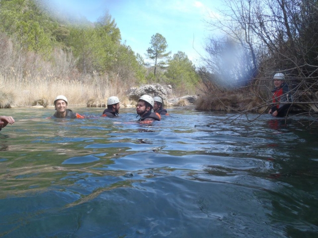  Schwimmen im Fluss 