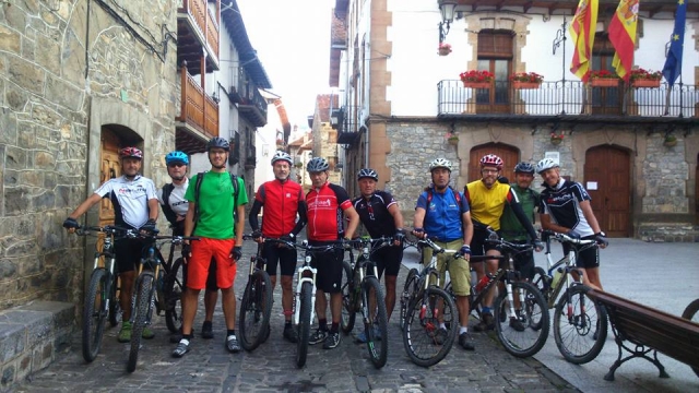 Visita al centro del pueblo en bici