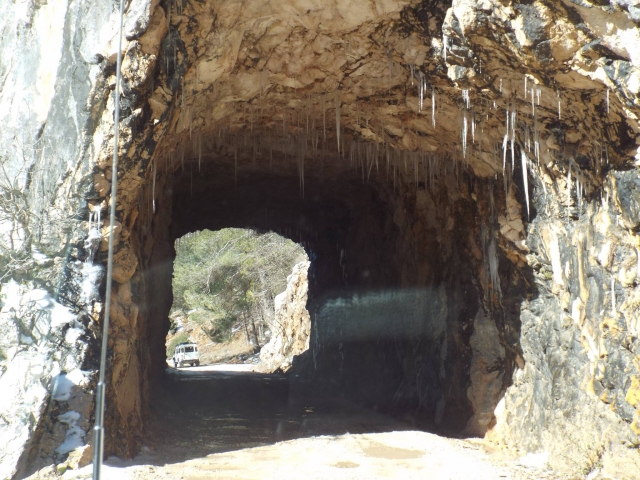  Tunnel cave 