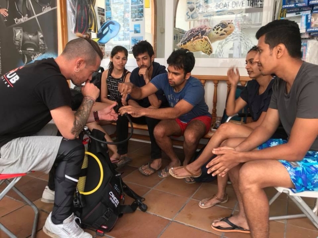  Entretien théorique avant la plongée 