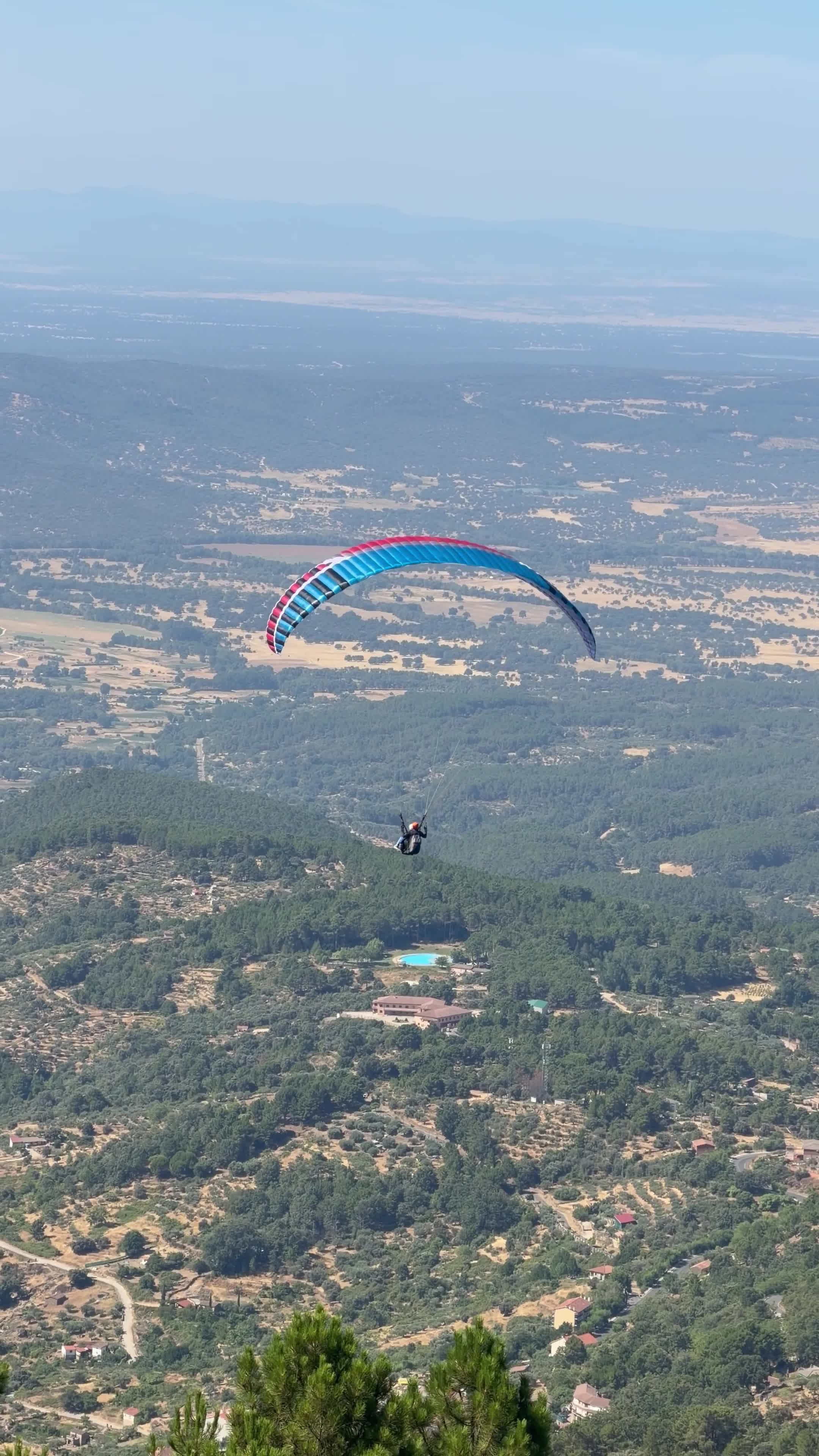 res_o-67215-parapente_de_rosmary-mendoza_17843845063993.mp4