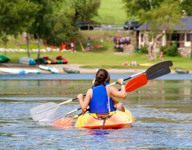 Compartiendo canoa entre dos