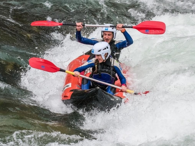  Paarkajakfahren im Fluss von Huesca 