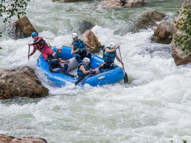  Pneumatisches Floß im Wildwasser in Murillo 