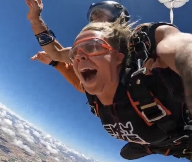 Opinión de MAXIMO sobre OFERTA ESPECIAL salto en paracaídas Madrid + vídeo