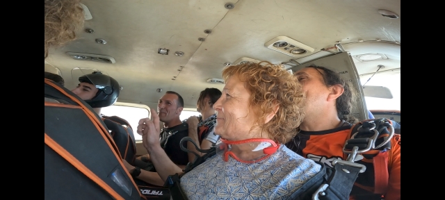 Review of Maria about Parachute jump at 4000m + Internal video Toledo