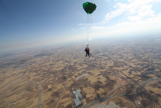 res_o-34762-paracaidismo_de_alejandra_14795755313005.JPG
