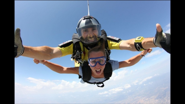 Opinión de Silvia sobre Salto paracaídas con fotos+vídeos Empuriabrava, 3h