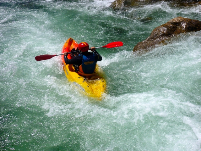  Whitewater Kayak 