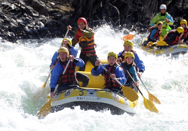  rafting, a team sport 