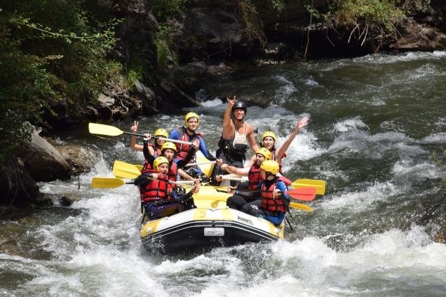 Avis de JUAN concernant Rafting Llavorsí à Sort 18Km et saut du barrage