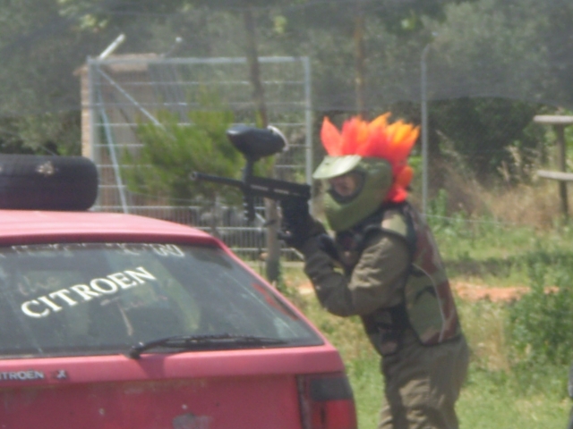  Jouer au paintball déguisé 