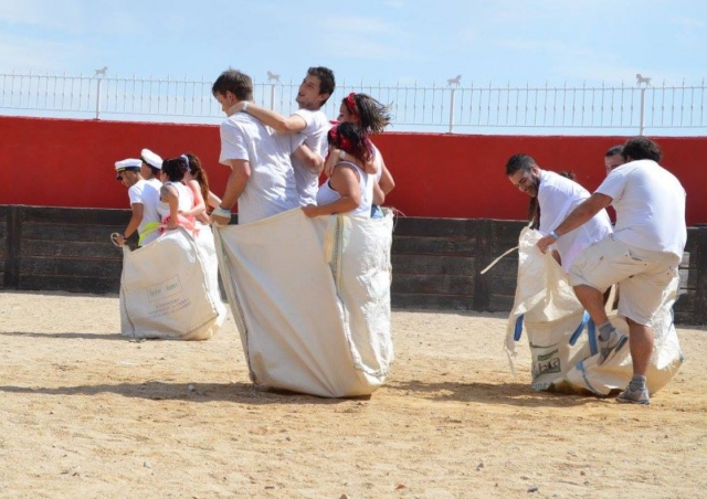  Multiple sack race 