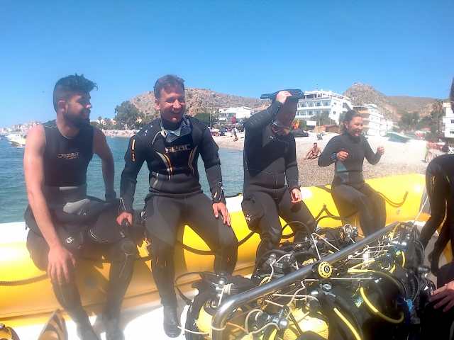  Boat dives 