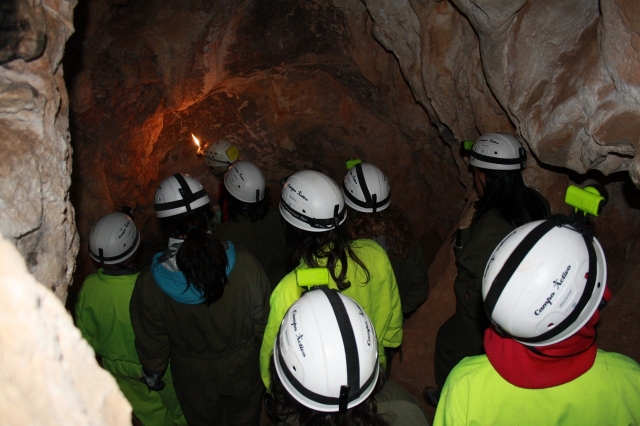 Accediendo a la cueva
