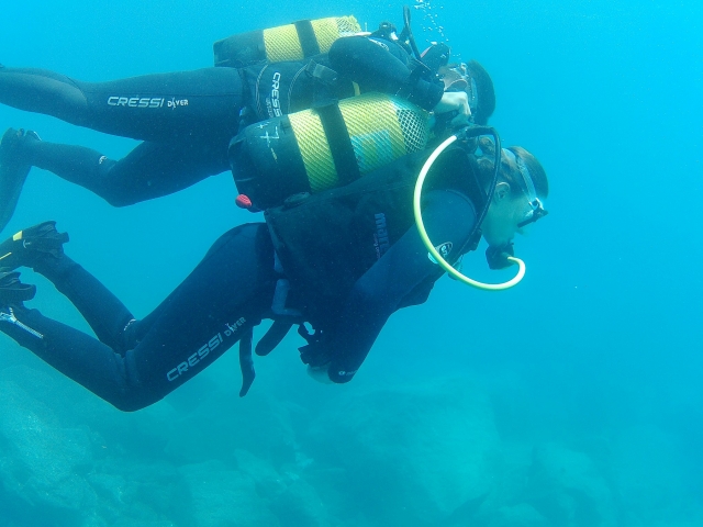  Com outro mergulhador 