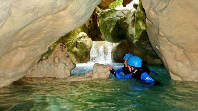 En la parte baja de la cascada