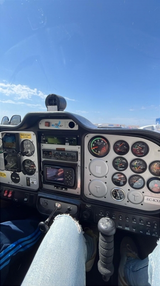 res_o-64414-vuelo-en-avioneta_de_diana-ballester-pina_17476636157484.jpeg