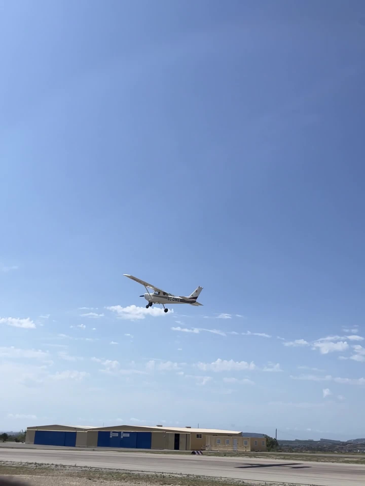 res_o-64414-vuelo-en-avioneta_de_diana-ballester-pina_17476636179568.mov res_o-64414-vuelo-en-avioneta_de_diana-ballester-pina_17476636179568.mov
