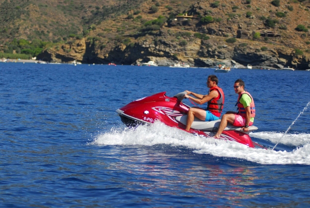 Two boys on the jet ski 