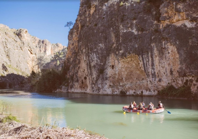 Balsa de rafting en el canon murciano