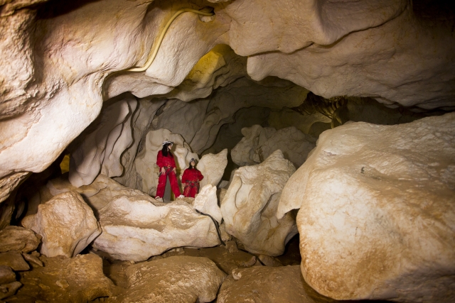 En la galería de la cueva