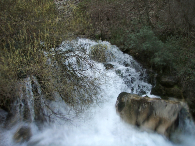Cascada de agua clara